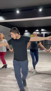 Astazi ne vedem la cursurile de Dansuri Traditionale 🎉💪🏽 Dedica-ti o ora doar pentru tine, in care sa te bucuri de experienta unui astfel de curs 🔥 Promitem cardio si multa distractie! 💫 Nu mai sta pe ganduri si hai sa vezi cum e GRATUIT! Program: Luni si Miercuri 18:00 - adulti intermediari 19:00 - adulti incepatori Contact: 📞0790076509 📍str. Interioara 1, nr. 1 #dans #sport #voiebună | Dansuri Tradiționale Constanța