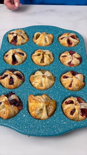 Muffin Tin Mini Pies | Robyn Q