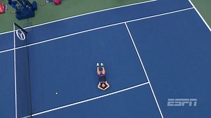 Seu primeiro Major. Em sua primeira participação na chave principal do US Open. E pela primeira vez, uma canadense (no masculino e feminino) vence o torneio. Dia HISTÓRICO para Bianca Andreescu! 🎾🏆 Confira o ponto da vitória e a comemoração! #USOpenNaESPN | ESPN Brasil