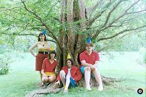 frozy | Lyrics, Song Meanings & Music Videos