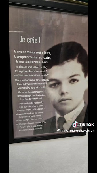 Immersion au cœur de l’histoire, là où l’attentat français a eu lieu ✊🇩🇿 Ici, chaque pierre raconte le courage. Nous sommes au 5, rue des Abderrames, dans la Casbah d’Alger. C’est ici que les parachutistes français ont perpétré un attentat en dynamitant la cache d'Ali la Pointe, du Petit Omar, de Hassiba Ben Bouali et de Mahmoud Bouhamidi. ​La maison a été entièrement soufflée par l'explosion, tuant également de nombreux voisins civils. Ce sacrifice tragique rend ce lieu d'autant plus sacré po