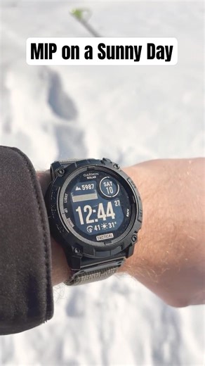 Garmin Instinct MIP on a Snowy Sunny Day