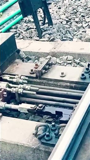 interchange railway track.specifically a switch or turnout, allowing trains to move from one set of