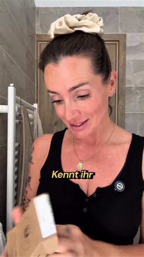 JESSBLOG | MAMALEBEN OHNE ZUCKERGUSS on Instagram: "Kennst du schon die Produkte von Viva Maia? Anfangs war ich nicht sicher ob das wieder nur son Hype bei Social Media ist, also musste ich es erstmal selbst testen 🤍 und nun kann ich es mir gar nicht mehr wegdenken, es gehört jetzt einfach mit zu meiner Pflegeroutine… “Tepezcohuite” ist der besonderer Wirkstoff in dem Serum, hier wurde seid neustem aus unabhängigen Studien festgestellt, dass bereits nach 6 Wochen existierende Falten um 24,6% re