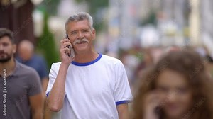 4 in 1 video! The caucasian man phone in the crowd. Real time capture