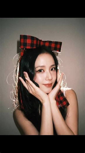 Me gustan todas la integrantes de Blackpink, todas son mis favoritas, Pero, siento que ahí favoritismo en las integrantes, por ejemplo, Rose, lisa y Jennie son las más populares y queridas por las blinks y otros famdos y no le estoy tirando hate a ellas,Pero jisoo siento que no la quieren tanto, como a las demás. Yo que llevo siendo blink desde hace muchos años, las he querido, amado y me gusta todas por igual.🖤💗🥺 #jisooblackpink #blackpinkblink #amoablackpink #paratiiiiiiiiiiiiiiiiiiiiiiiiii