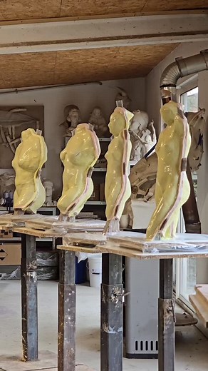 241 reactions · 5 comments | Mother mold process in acrylic resin and fiberglass It's always more fun when there are many molds at the same time.✨️ At @geodeartspace @mariomendanha_academia @okeefe_heart @emilrutenberg | Alexander Yancce Ramírez | Facebook