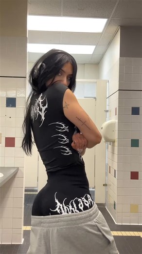 liza ♡ on Instagram: "these days I think are so strange Also this shirt is my new favorite thing ever. #explore #alt #tattoos #athlete #gymtok #gym #gymgirl"