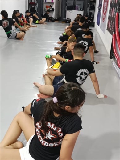 #academiadeartesmarciales #zavaletakickboxingmma #kickboxing #disciplinasdecombateextremo #kickboxingtraining