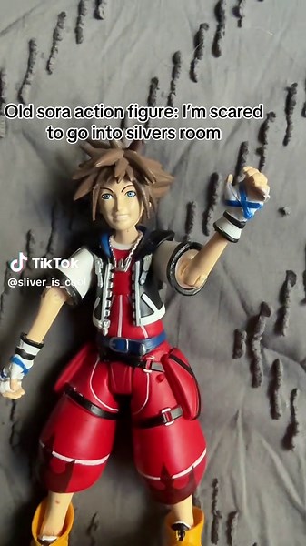 Exploring Kingdom Hearts And FNAF Action Figures