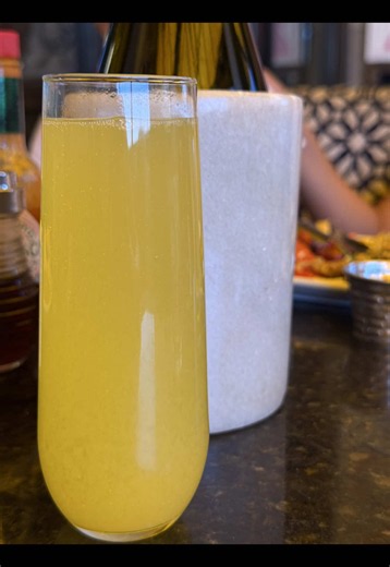 Easy Brunch Mimosa Recipe: Make a Mimosa with Me