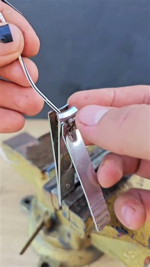 tips on how to cut cables without getting cut #shorts