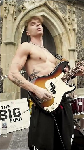 lil one from the usual spot this summer #renmakesmusic #thebigpush #busking #brighton