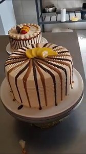 Chocolate Birthday Cake Design Tutorial #chocolatecakedecoration | El mundo de la pasteleria