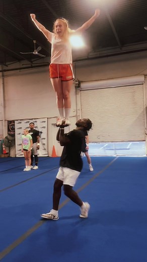 Thick Coed Cheerleading Stunt Progress | Full Up Stunt