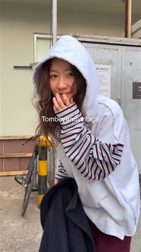 하나 (모델✨패션✨뷰티) on Instagram: "Tomboy and vintage mood . ..🌟 평범한 촬영날에는 이렇게 입는답니다 #노우트 #nought #웨어웨어 #wearwhere #톤세"