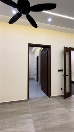 10 Marla Designer House for Sale in Bahria Town Lahore