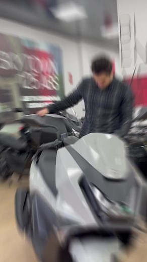 112 reactions | Adiós al bono del metro, hola Sky Town 125  La libertad está en nuestros concesionarios 鸞 #KYMCO #SkyTown125 #Metro #Scooter | KYMCO España | Facebook