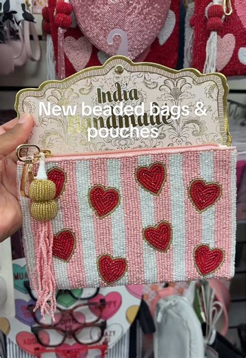 Nuevas bolsas de cuentas y pouches en TJ Maxx