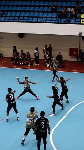 😏😏😏😏 #handballunited #handballsave #handballguy #tko #tko #tkoopen #handballkeeper #handball #tkoopen #handballkeeper #handball #handballplayer #handballhighlights #handballgameday #handballgame