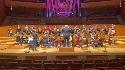 A behind-the-scenes rehearsal clip of the Hallelujah Chorus from our Messiah Sing-Along featuring special guest conductor Jerry Kohl at the podium. Experience the glory this weekend at Handel's Messiah on Sunday, December 17, and Messiah Sing-Along on Monday, December 18. | Los Angeles Master Chorale