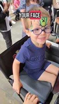 Face painting a fast Minecraft Creeper design at Trinity Walk Wakefield.#Minecraft #creeper #glasses