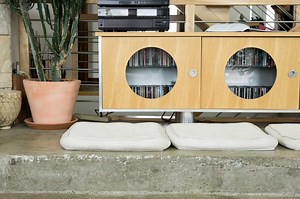 How to Turn a Dirt Floor Basement to a Concrete Floor