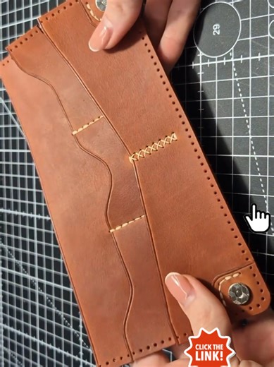 Long leather wallet with magnetic closure — designed for everyday comfort and organization. 🎥 Watch the full tutorial on YouTube & explore more leather patterns on Etsy! #Leathercraft #longwallet #leatherwallet #DIY #EtsyFinds