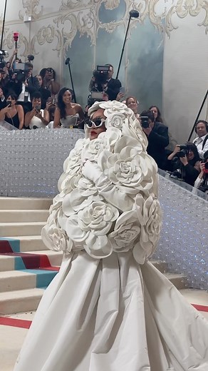 777K views · 217K reactions | Fashionably late, emphasis on the fashion ✨ #MetGala @badgalriri @asaprocky | The Metropolitan Museum of Art, New York | Facebook