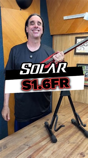 A Solar S1.6FRFBR Flame Blood Red Matte é uma guitarra elétrica de nível profissional desenvolvida para músicos que exigem precisão absoluta, estabilidade extrema e timbre versátil, tanto no palco quanto em estúdio. Integrante da consagrada linha Type S da Solar, este modelo reúne construção refinada, componentes premium e design moderno voltado para alta performance. Seu corpo em Alder com tampo em Flame Maple Veneer oferece equilíbrio tonal, excelente resposta dinâmica e visual impactante, rea