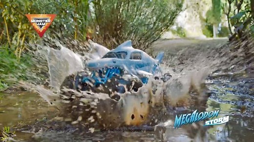 Experience all-terrain performance with the official Monster Jam Megalodon STORM RC❗️To purchase and for more info, go to: https://amzn.to/3iBhoIt #MonsterJam Spin Master Global | Monster Jam