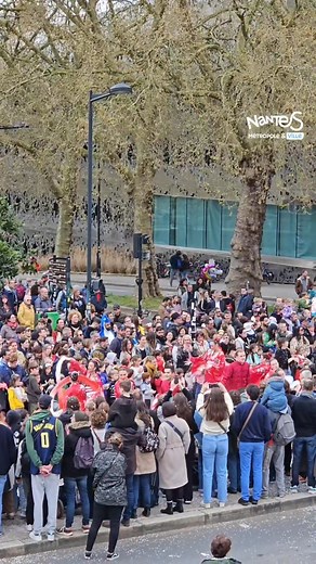 🎉 Quelle journée incroyable au Carnaval de Nantes - Association NEMO ! Les rues sont envahies par les couleurs, les costumes, avec des chars impressionnants représentant les traditions festives du monde entier. Bravo aux bénévoles pour leur passion et leur engagement. 🙌 📅 Rendez-vous le 5 avril pour le carnaval des enfants et le 12 avril au soir pour le carnaval de nuit 🌙 Infos pratiques : https://metropole.nantes.fr/carnaval | Ville de Nantes