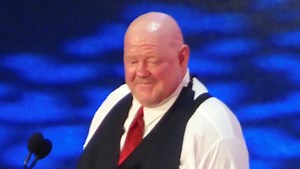 WWE Tributes Vader (VIDEO); WWE Superstars Get Jurassic W/ Dinosaurs