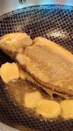 Frying fish with ginger ASMR #cooking #fish