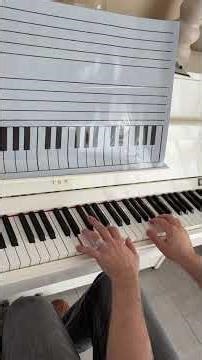 La clé de sol et la clé de fa au piano expliquées simplement