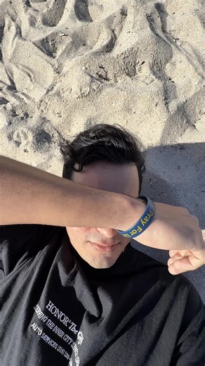 You heard the man, coastal breeze AND sandy hangovers.