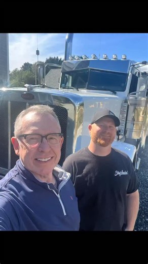 Caught up with Nantucket owner-operator Jon Yarmy @jyarmy_trucking today and got a chance to get the full tour of his awesome 2017 flattop Peterbilt glider. There’s a full 5-min interview on YouTube on the The Grumpy Pete channel where Jon talks more about the truck specs and the joys of hauling on and off the island. | Dean Croke
