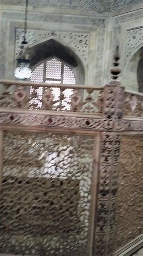 Inside view of the Taj Mahal