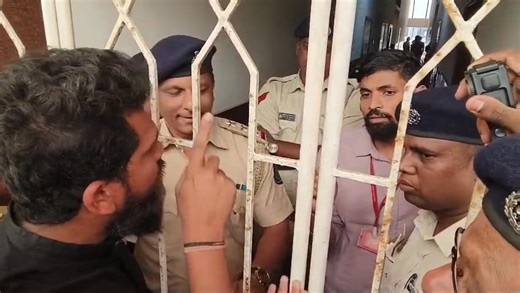 Carambolim Locals, Led by Viresh Borkar, Stopped by Police at TCP Office Over Mega Project Protest | Goa Khabar
