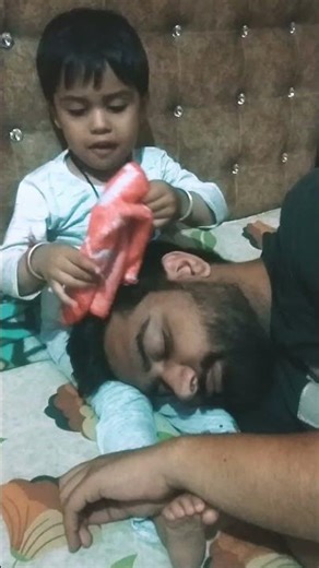gunnu papa ko nini kara rahi hai 😂