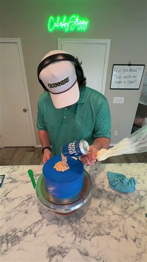 BUD LIGHT CAKE HERE! #budlight #cake #fyp #viral #beer #fancycakes #business #cakes #blue