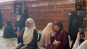 12 reactions | Hebatnya reda & doa seorang wanita yang bergelar ‘IBU’ #arrayyanhijrah #viral #berkongsirezekibersamaarrayyan #ThePowerOfSedekah #Duyufurrahman #kambing #aqiqah #sedekahumrah #mekah #fyp #fyp #malaysia #founderarrayyanhijrah #mekah❤️ #madinahalmunawaroh #kaabah #umrah #umrah2023 #norhafizahsaad #kopidatin #qurantagging #umrahbersamaarrayyanhijrah #umraharrayyanhijrah #umraharrayyanhijrahglob | Nor Hafizah saad | Facebook