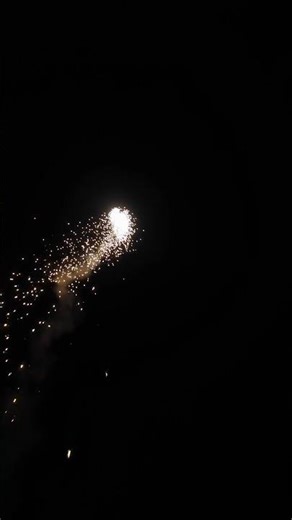 BIG FIREWORK ROCKET #fireworks #eventpyrotechnik #pyro #pyrotechnica