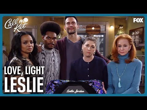Cast Says Goodbye To Leslie Jordan Grab A Tissue | Call Me Kat