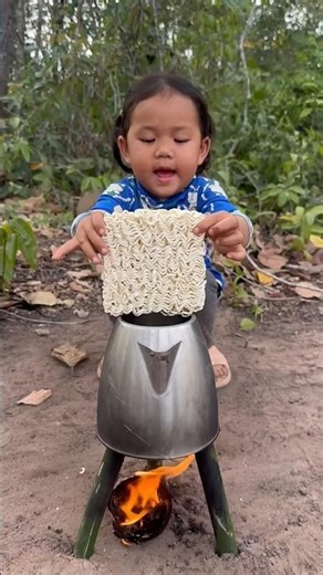 Survival Skills: Single mom show SMART ideas and USEFUL with noodles in forest #camping #bushcraft