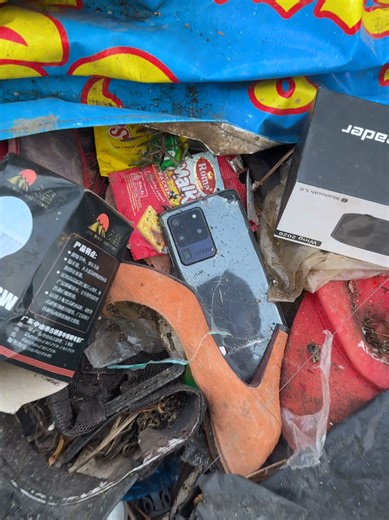 Discovering Broken Phones in the Junkyard