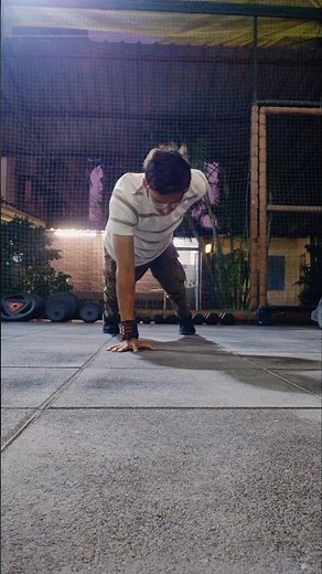 first time with one hand push up#calisthenicsworkout #calisthenics