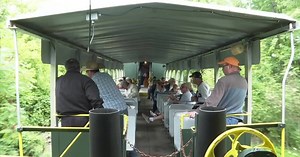 Volunteer group provides popular train rides in Hamburg