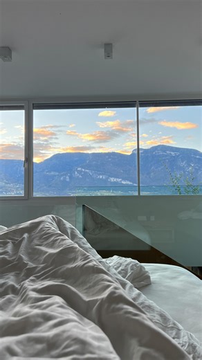 Steven Wommack on Instagram: "Here is how to create this cool candle blow video edit for your birthday reel like @moraaakkk ✨🎥 🎂all you need is your phone 🤩 hope you like this tutorial 🫶🏼 enjoy creating more engaging Instagram reels 😍🚀 and maybe even “happy birthday” 🥳 #video #tutorial #edit #reels #creative #explore #ideas #birthday inspiration by @moraaakkk 💡"