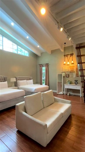 Family Room at Farm Hills Garden Bed and Breakfast